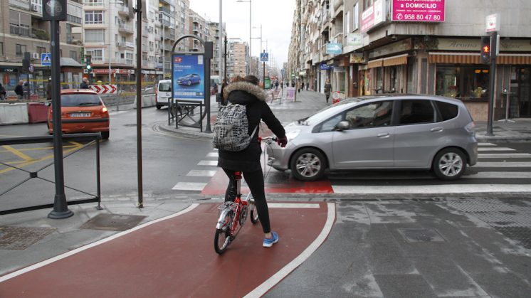 Granada, primera ciudad de España que ofrece un módulo sobre ciclistas en las autoescuelas