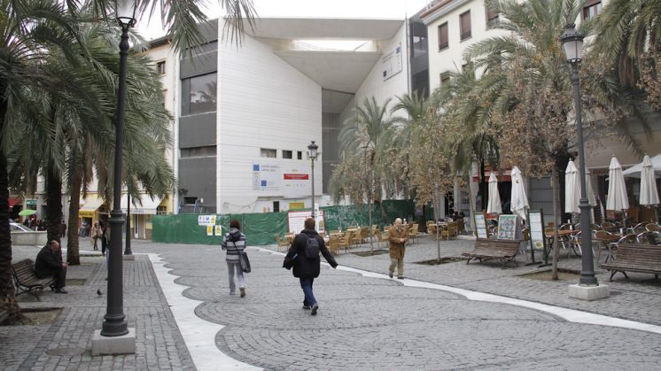 El consejero de Cultura asegura que la apertura del Centro Lorca cumple los plazos previstos