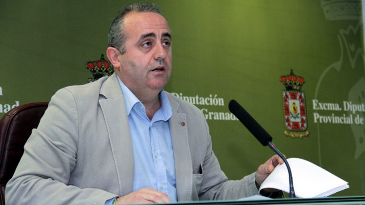 El diputado delegado de Función Pública de la Diputación de Granada, Francisco Javier Maldonado, en rueda de prensa. Foto: Dipgra