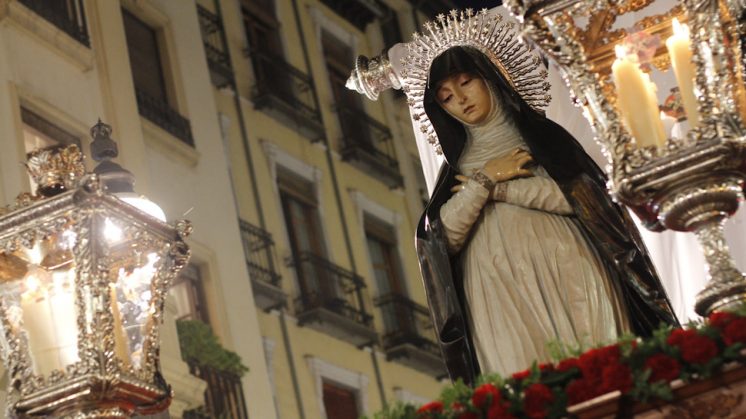 La Soledad de José de Mora, otra de las bellas estampas de la Semana Santa granadina. Foto: Álex Cámara