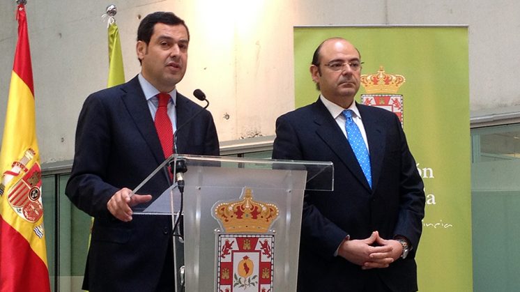Juan Manuel Moreno Bonilla junto al presidente de la Diputación, Sebastián Pérez. Foto: Luis F. Ruiz