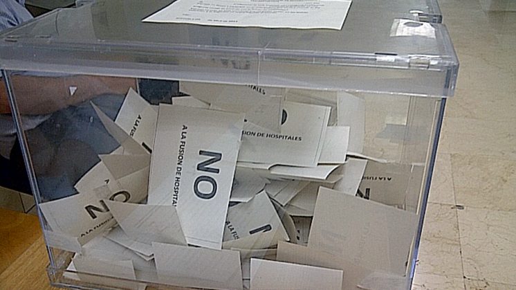 Una de las urnas del referéndum. 