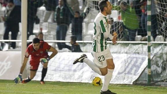El ex rojiblanco Abel Gómez celebra un gol con el Córdoba. Foto: LFP