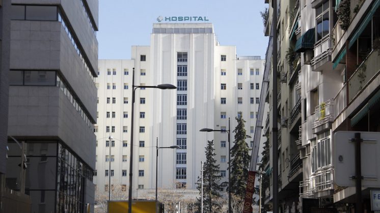 El Hospital Virgen de las Nieves es otro de los que tiene este servicio implantado. Foto: Álex Cámara (archivo)