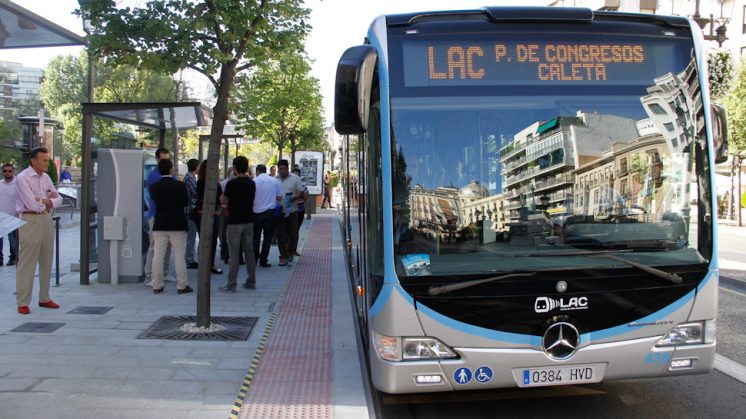 Inauguración de la línea de autobuses LAC autobus-17