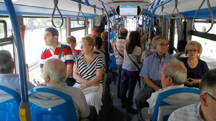 El viernes 18 de septiembre estará dedicado al transporte público y el autobús será gratuito de 12 a 13 horas. Foto: Álex Cámara.