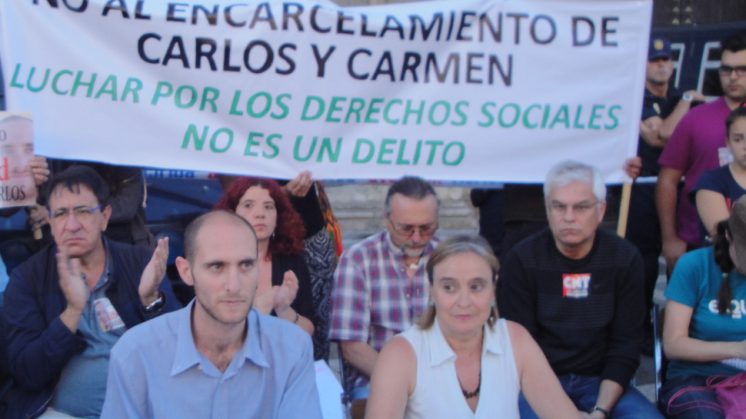 Carlos y Carmen están condenados a tres años de prisión por el Juzgado de lo Penal número 1 de Granada, con motivo de la Huelga General del 29 de marzo de 2012. Foto: Álex Cámara.
