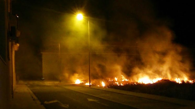Los Bomberos tardaron una hora en controlar el incendio. Foto: AA.VV. Nueva Churriana