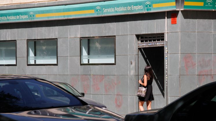 Las oficinas del Servicio Andaluz de Empleo perdieron desempleados en mayo. Foto: Álex Cámara