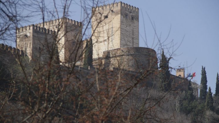 Vista de la Alhambra y la Torre de la Vela. Foto: Álex Cámara