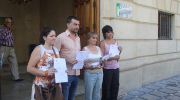 IU se une a la entrega de 19.000 firmas por el indulto de Carmen Bajo