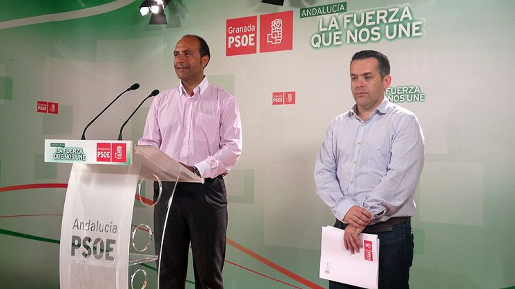 Nazario Montes, secretario general del PSOE de Otura, junto a Miguel Ángel Gamarra. Foto: Luis F. Ruiz