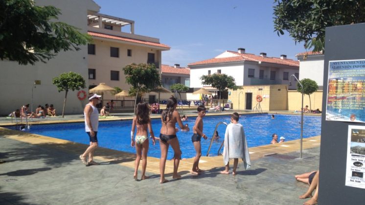 Los beneficiarios podrán disfrutar de la piscina gratis hasta el 4 de septiembre. Foto: Ayuntamiento