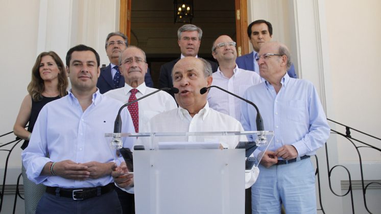 Los alcaldes de las capitales andaluzas se han reunido con el presidente del PP Andaluz, Juan Manuel Moreno. Foto: Álex Cámara.