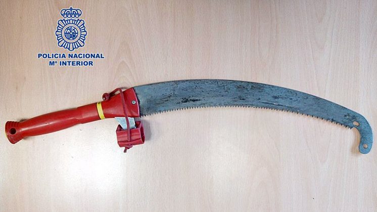 El cuchillo requisado por el Cuerpo Nacional de Policía. Foto: CNP