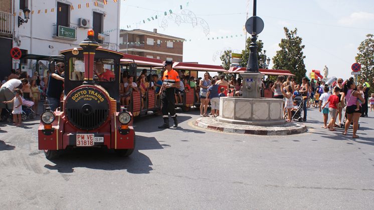 El tren que recorre el municipio se ha convertido en una cita tradicional. Foto: aG