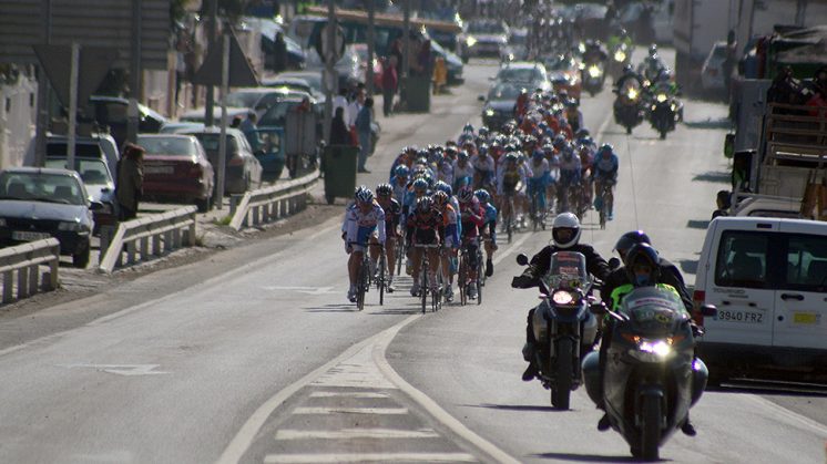 El ciclismo cuenta con grandes aficionados en Granada y su provincia. Foto: Luis F. Ruiz (archivo)