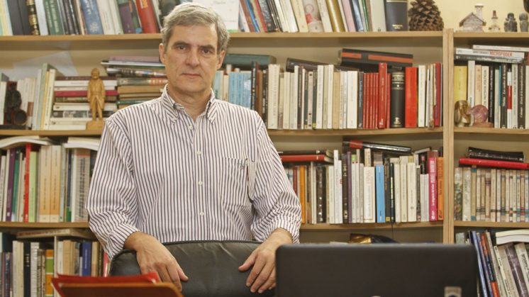 Agustín Ruiz es catedrático de derecho. Foto: Álex Cámara