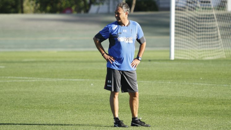 El técnico del Granada CF, Joaquín Caparrós. Foto: Álex Cámara