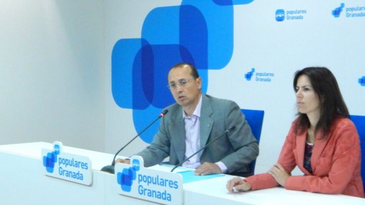 Fernando Egea y Ana Vanessa García han criticado la constitución del Foro Provincial de Inmigración y el grave recorte en las políticas de dicha materia. Foto: aG.