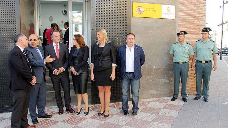     El secretario de estado de Seguridad ha visitado Pinos Puente este lunes. Foto: Luis F. Ruiz