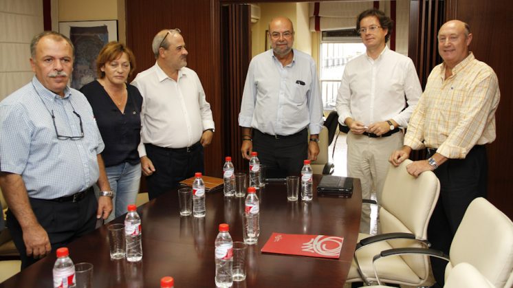 Las partes han celebrado un encuentro este lunes con la Junta de Andalucía como mediadora. Foto: Álex Cámara