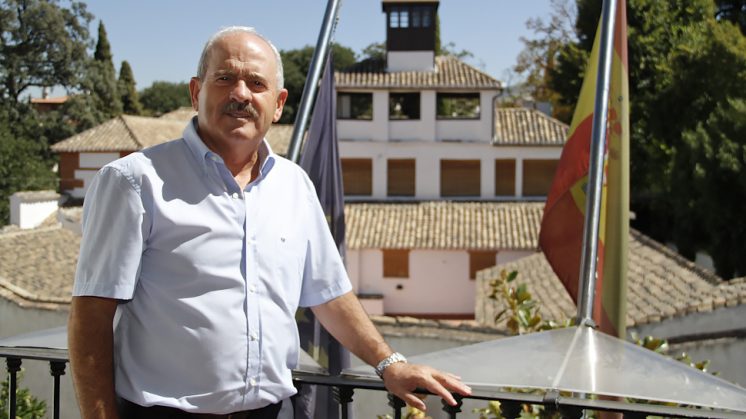 Antonio Iglesias es el regidor municipal en La Zubia. Foto: Álex Cámara
