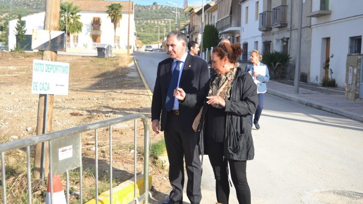 El Subdelegado del Gobierno visitó la zona afectada junto a la alcaldesa de Casanueva. Foto: aG