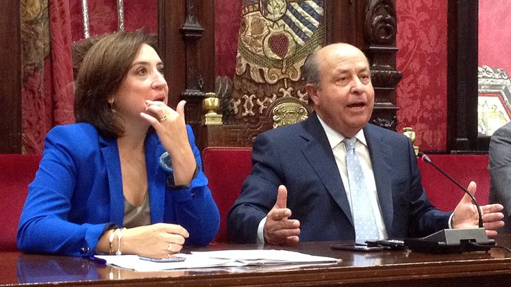 La delegada del Gobierno y el alcalde de Granada, juntos en una rueda de prensa. Foto: Luis F. Ruiz