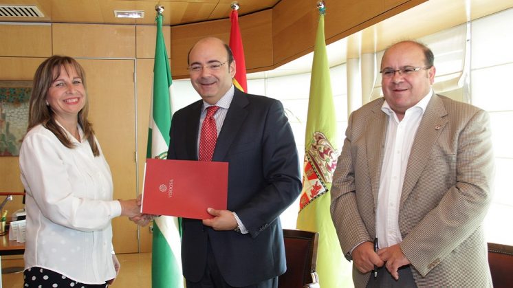 El convenio rubricado por el Ayuntamiento de Chimeneas tiene una inversión prevista de 475.000 euros. Foto: aG