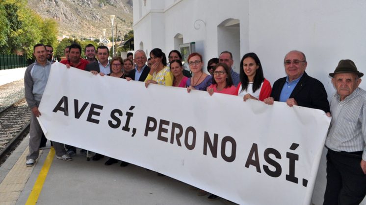 El PSOE ha visitado la localidad para hacer esta denuncia. Foto: aG