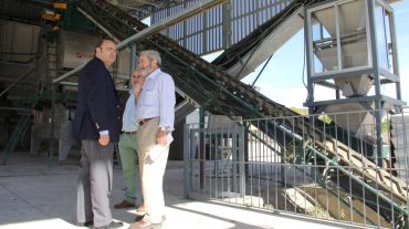 La Diputación resalta el potencial económico y turístico de la fábrica de aceite de Campopineda