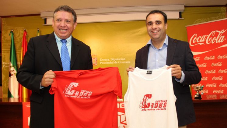 El diputado delegado de Deportes, Francisco Rodríguez, junto a Juan Carlos Rodríguez Molina, responsable de relaciones externas y publicidad de Coca Cola. Foto: aG