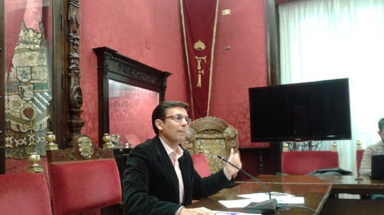 Cuenca pide al alcalde "sensatez" en el transporte público y propone una línea 1