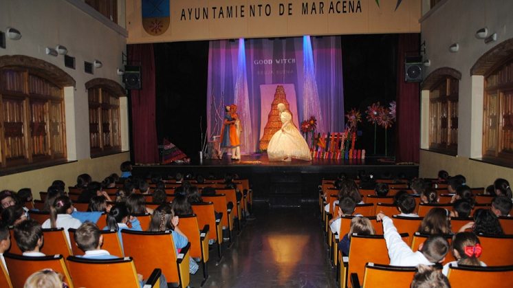 Maracena pone el teatro al servicio educativo