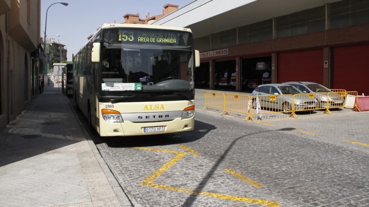 Los autobuses de la zona Sur de Granada cambian su ubicación. Foto: Álex Cámara