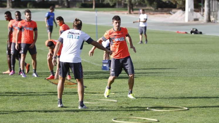 Piti, en un entrenamiento con el Granada CF en una imagen de archivo. Foto: Álex Cámara
