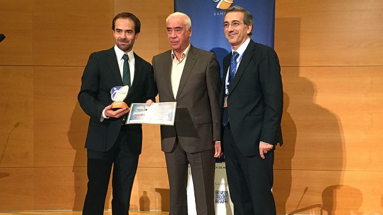 Momento de la entrega del premio al mejor trabajo de investigación en medicina del deporte en Andalucía. Foto: Luis F. Ruiz