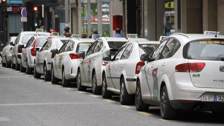 El Instituto Metropolitano del Taxi supone un problema político. Foto: Álex Cámara