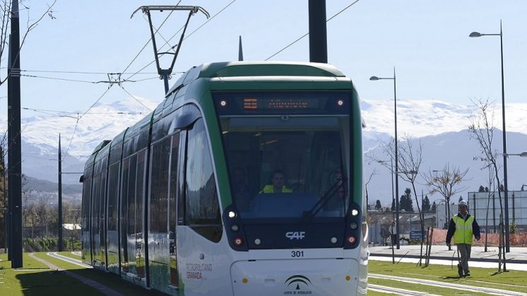 Los trenes del Metro de Granada han realizado ya pruebas móviles a principios del pasado año 2013. Foto: aG