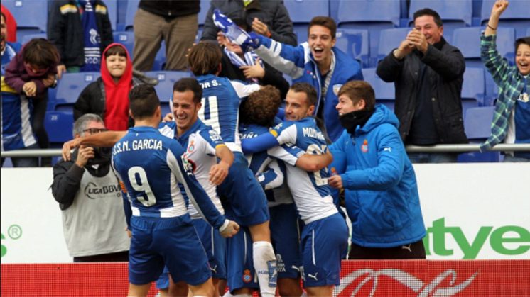Los jugadores del Espanyol celebran el segundo tanto. Foto: Web Oficial