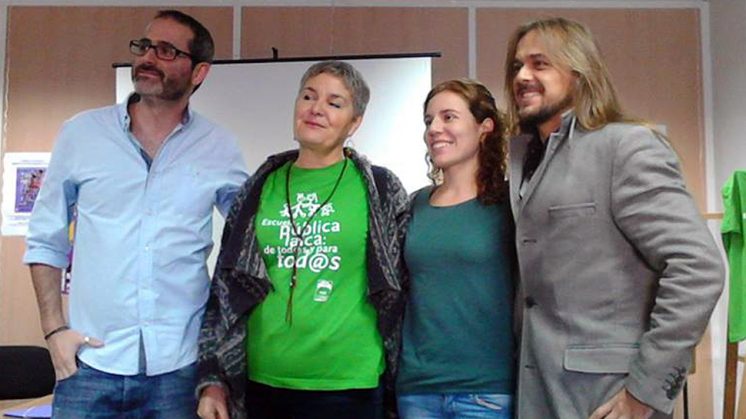 Marcos Collura (izquierda), acompañado de algunos de los integrantes de la lista de 'Sí se puede'. Foto: aG