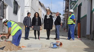 La Diputación avanza en las obras de reforma de la calle Tesoro de Jayena
