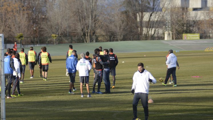 Ortuño se despidió este viernes de sus compañeros en el entrenamiento. Foto: Alberto Franco