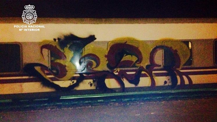 Detenido un grafitero sorprendido cuando pintaba un vagón de tren en la estación de Renfe