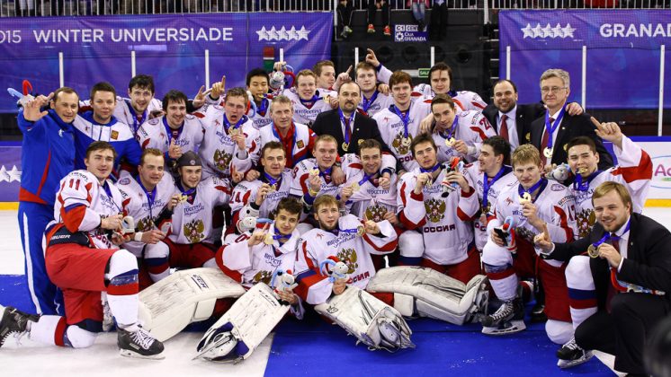 La selección de hockey masculino ruso, tras conseguir el metal. Foto: Antonio Ropero