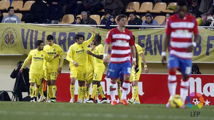 Los jugadores del Villarreal celebran el primer tanto. Foto: LPF. ES