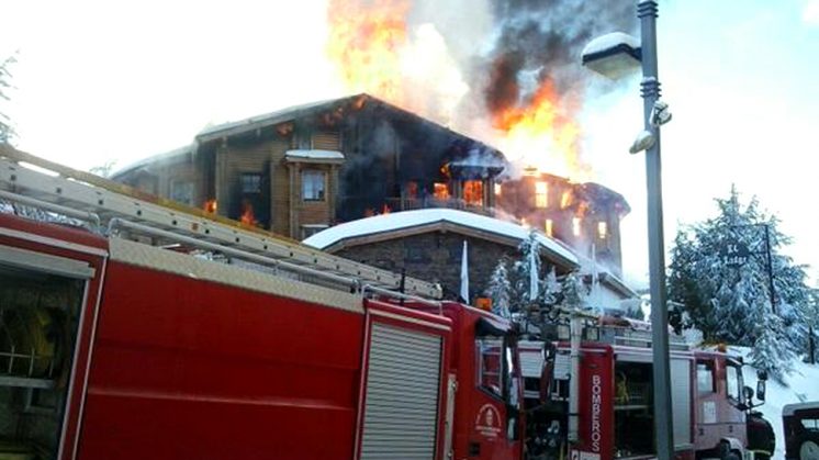El incendio del Hotel Lodge hace un año ya puso en alerta a los bomberos y autoridades. Foto: Alicia Ariza
