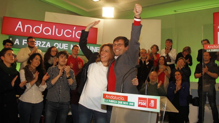 La secretaria general del PSOE-A, Susana Díaz, en el acto junto a Francisco Cuenca. Foto: Álex Cámara