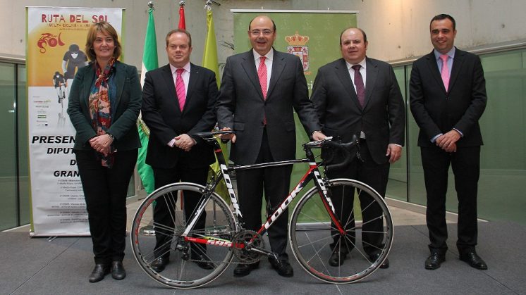 La etapa reina de la 61 Vuelta a Andalucía saldrá de Motril y llegará al Alto de Hazallanas en Güéjar Sierra